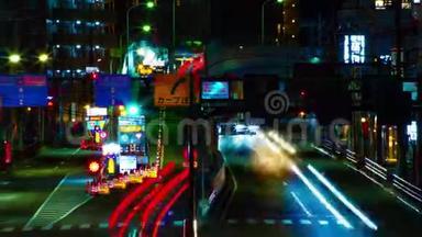 东京市中心的一条街在夜间长时间曝光中拍